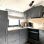 Zentrales Modernes Apartment, Naehe Zoo Und Stadion Apartamento *