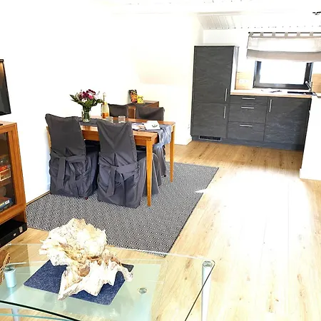 Zentrales Modernes Apartment, Naehe Zoo Und Stadion Apartment