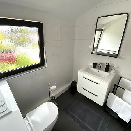Apartment Zentrales Modernes Apartment, Naehe Zoo Und Stadion