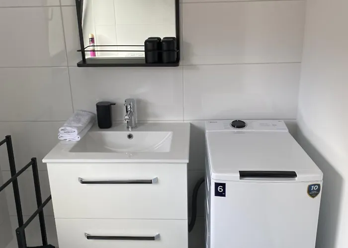 Zentrales Modernes Apartment, Naehe Zoo Und Stadion