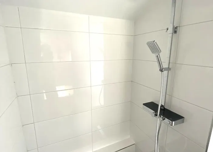 Zentrales Modernes Apartment, Naehe Zoo Und Stadion