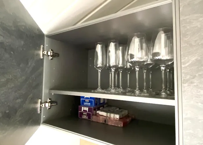 Zentrales Modernes Apartment, Naehe Zoo Und Stadion